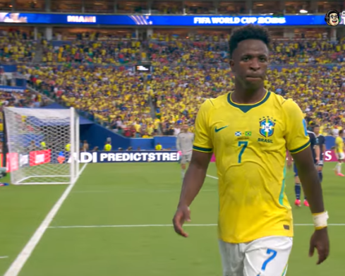 Brasil passeia contra Escócia e avança à 2ª fase da Copa como líder