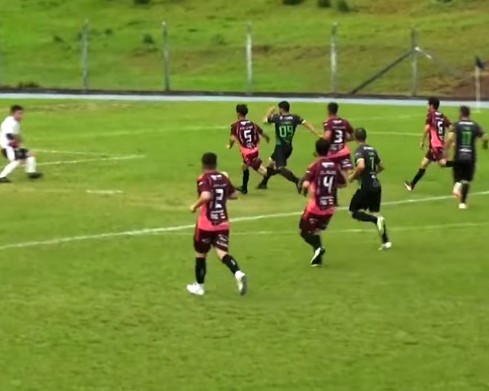 Canarinho da Linha Araras vence o River Plate e assume a ponta do Grupo D da Segunda Divisão