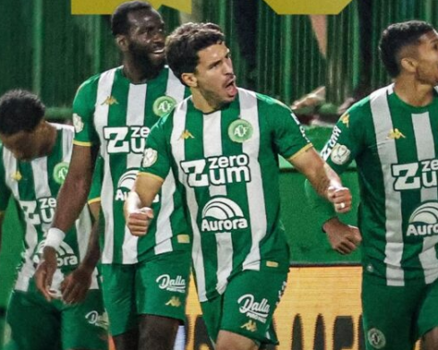 Chapecoense elimina o Botafogo em noite épica na Arena Condá e avança na Copa do Brasil