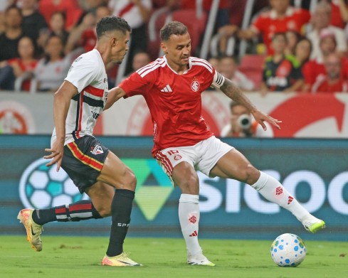 Calleri decide no fim e São Paulo arranca empate com o Inter no Beira-Rio