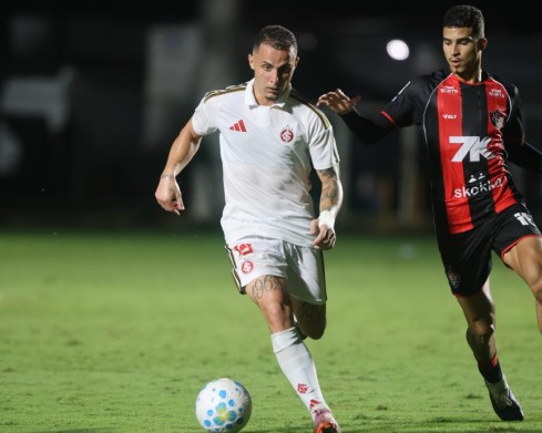 Inter é derrotado pelo Vitória e tem sequência positiva encerrada