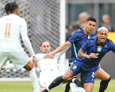 Brasil reage no segundo tempo, mas é derrotado pela França em amistoso nos EUA