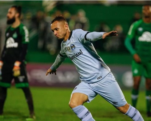 Grêmio volta a enfrentar a Chapecoense após quase quatro anos; veja retrospecto