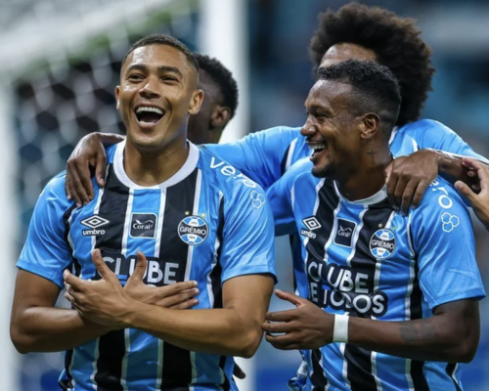 Grêmio vence o Novo Hamburgo e se classifica para a semifinal do Gauchão