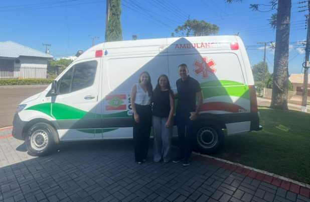 Município recebe nova ambulância equipada como UTI móvel