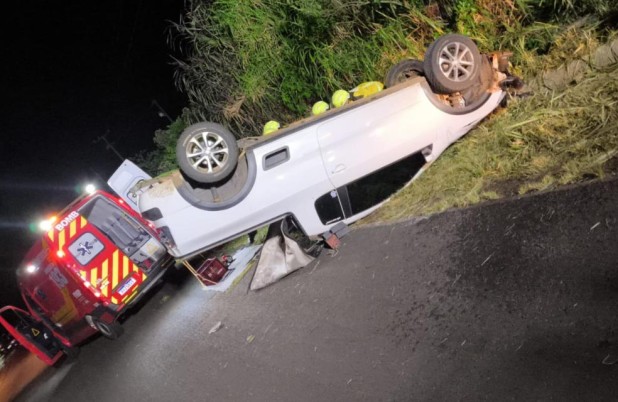 Violenta colisão entre veículos deixa um morto na SC-496
