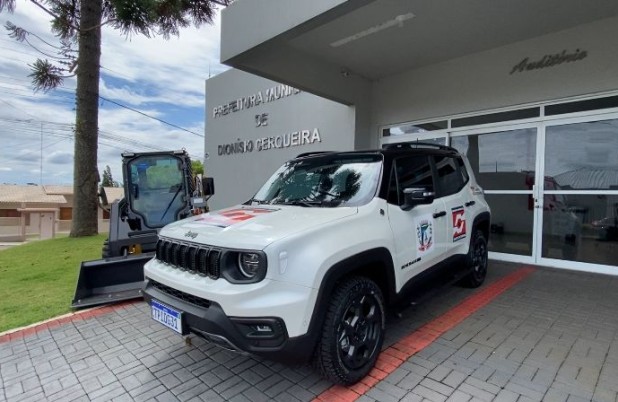 Município recebe veículo 4x4 para reforçar estrutura da Defesa Civil