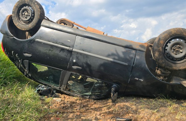 Veículo capota na BR-163, entre o Campo do Palmeirinha e a Vila Rural