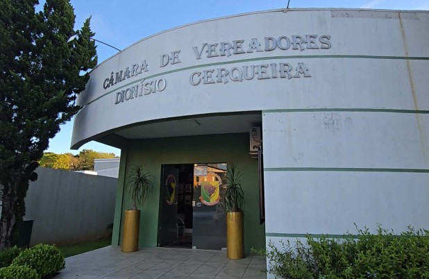 Câmara de Vereadores apresenta projetos sobre orçamento e circulação de veículos elétricos