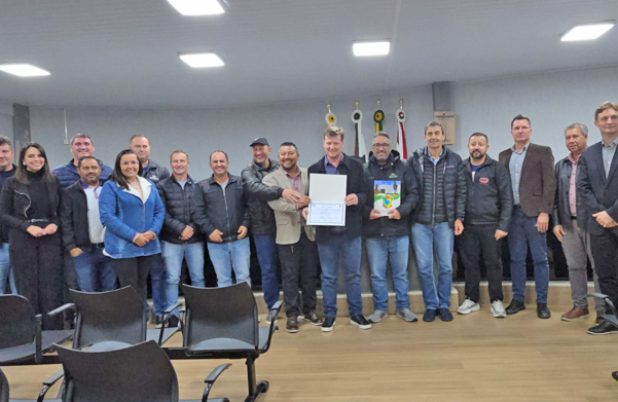 Câmara destaca apoio aos produtores rurais e homenageia entidades durante sessão ordinária