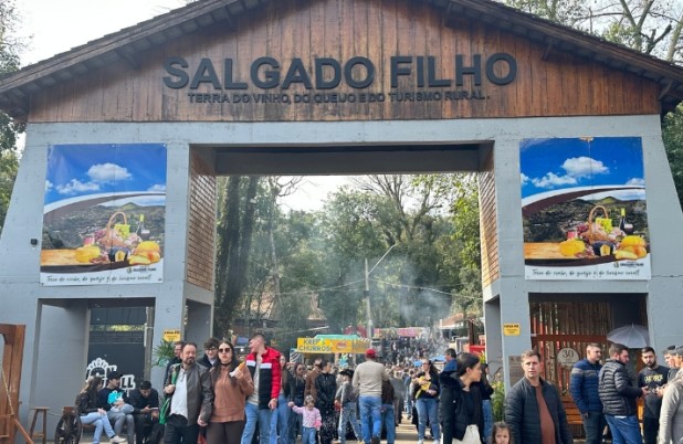 Mais de 50 mil pessoas devem ter passado pela 30ª Festa do Vinho e do Queijo