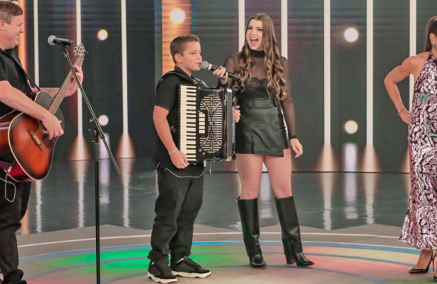 Grupo Melodia encanta o Brasil no Show de Calouros do SBT