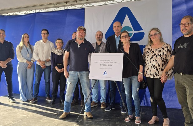 Casan inaugura agência com homenagem a Darli da Rosa, primeiro funcionário da companhia