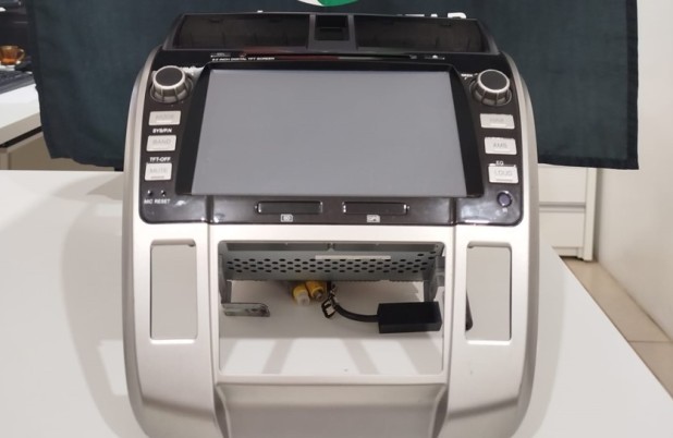 Central multimídia é encontrada escondida em prédio no centro