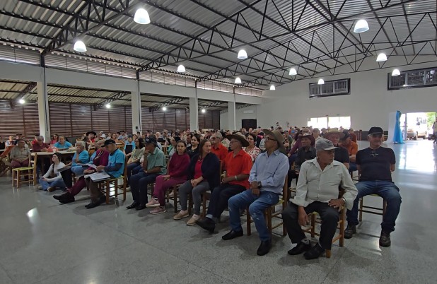 Grupos de idosos celebram o Dia dos Pais com programação especial
