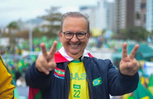 Jorginho Mello é reeleito governador de Santa Catarina com 68,32% dos votos