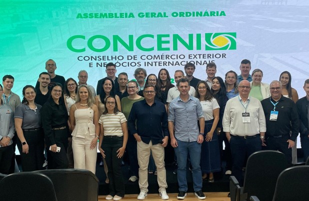 Núcleo de comércio exterior participa de assembleia geral do Conceni