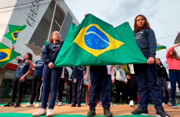 Semana da Pátria inicia com patriotismo e apresentações culturais