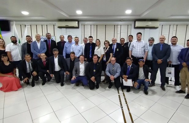 Rotary Club recebe três novos rotarianos
