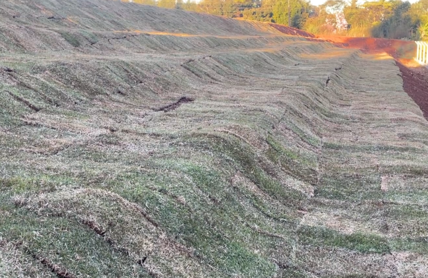 Distrito de Idamar investe em melhorias no campo de futebol com recursos próprios
