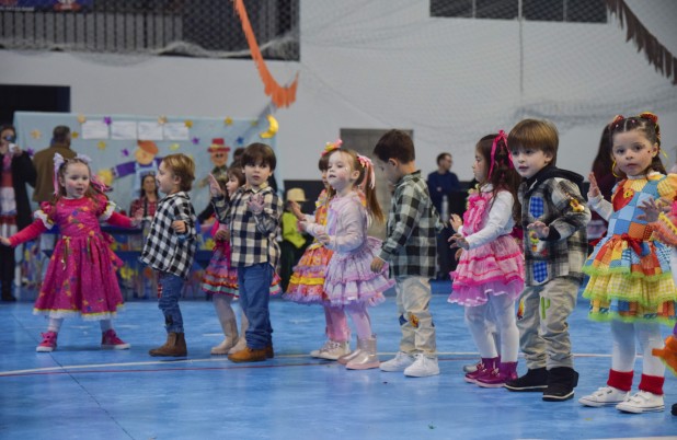 Escola Tia Jô celebra mais um Arraiá de sucesso e mantém viva a tradição de São João