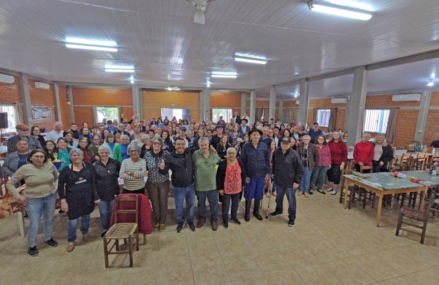 Clube Viver a Vida amplia sede em 140 m² e recebe 11 aparelhos de ar-condicionado