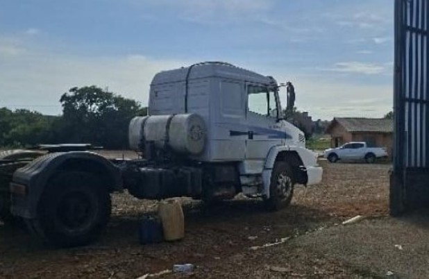 Caminhão é furtado e recuperado após ser abandonado às margens da BR-163