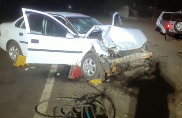 Colisão frontal entre dois carros deixa cinco pessoas feridas na BR-163