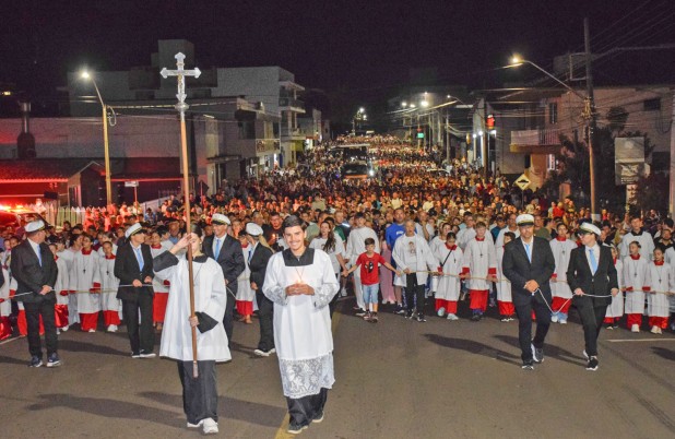 Via Sacra da Integração reúne mais de 8 mil fiéis e reforça tradição na fronteira