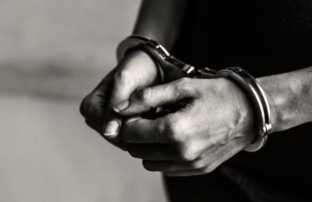 Homem é preso por descumprimento de medida protetiva de urgência