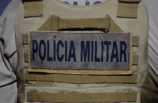 Homem ameaça companheira com faca no Centro