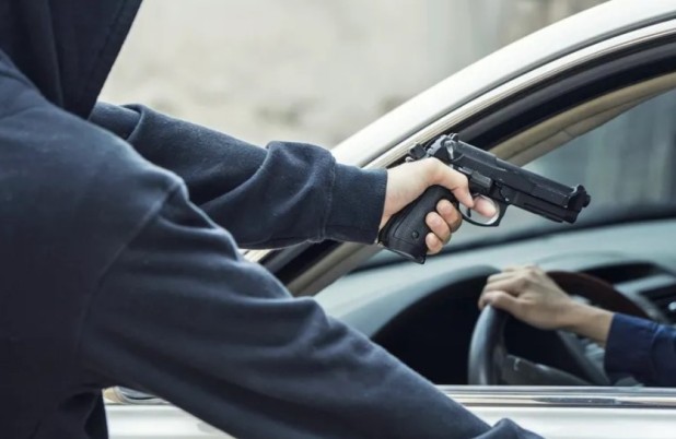 Autores que amarraram mãe e filho e furtaram dinheiro de conta bancária são condenados a mais de 77 anos de prisão