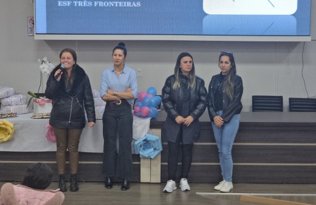 Gestantes participam de palestra sobre saúde bucal e cuidados durante a gravidez