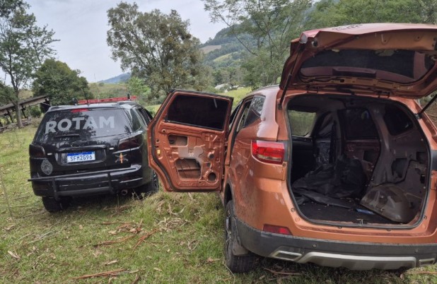 Homem é localizado após fuga e mercadorias estrangeiras são apreendidas em área rural