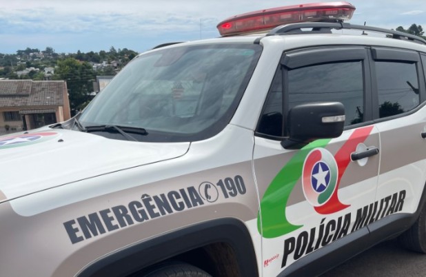 Homem é preso por perturbação, ameaça e desacato na garagem da Prefeitura