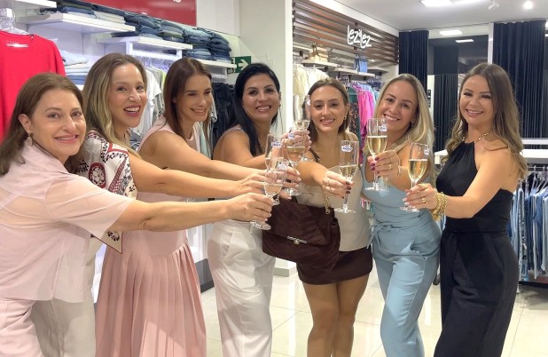 Liberty Duty Free realiza desfile intimista alusivo ao Dia da Mulher