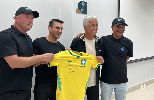 Bebeto, tetracampeão mundial brasileiro e embaixador da Gol Cup, prestigia abertura da competição em São Miguel do Oeste