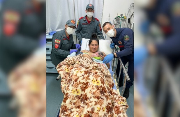 Parto é realizado em casa com auxílio dos bombeiros