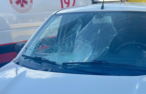 Ciclista fica ferido após ser atingido por veículo na Rua 15 de Novembro