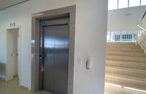 Prefeitura instala elevador e amplia acessibilidade na sede administrativa