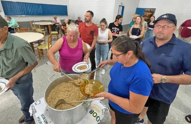 União da comunidade marca almoço beneficente em apoio a Sandra Mara da Rosa na luta contra o câncer