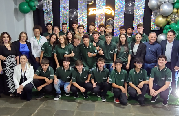 Programa Jovem Aprendiz forma adolescentes em Avicultura de Postura e Corte no Grupo Carminatti