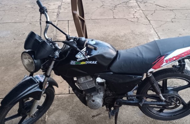 Após 4 anos, motocicleta furtada é recuperada pela Polícia Militar na região de fronteira