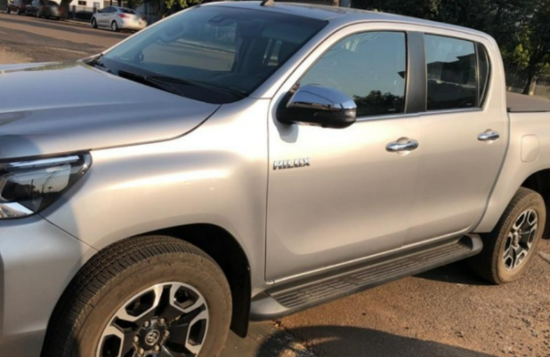 Hilux é furtada durante a madrugada e Polícia Civil investiga o caso