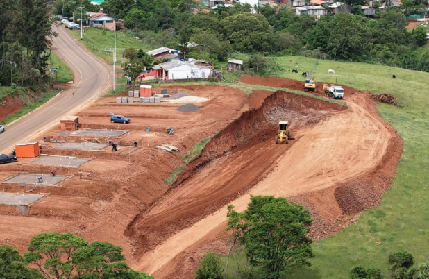 Construção das primeiras casas do programa Casa Catarina avança