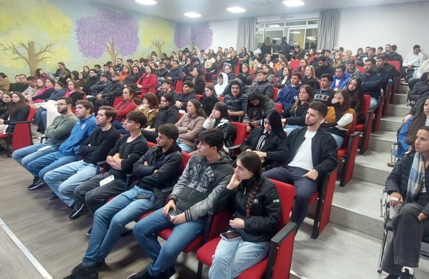 Semana Acadêmica da Unetri teve 431 participantes nos três dias do evento