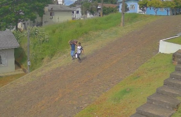 Casa é arrombada e prejuízo chega a R$ 5 mil