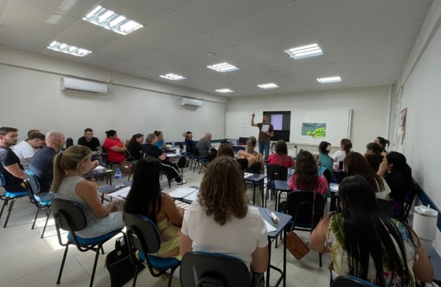 Secretaria Municipal de Educação realiza semana de formação continuada para professores