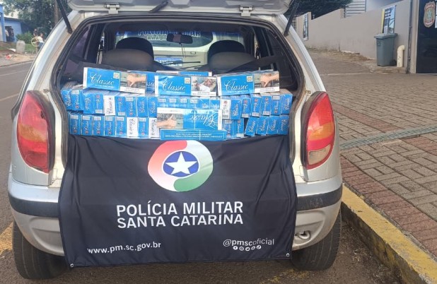 Casal é preso com carga de cigarros contrabandeados após fuga da polícia