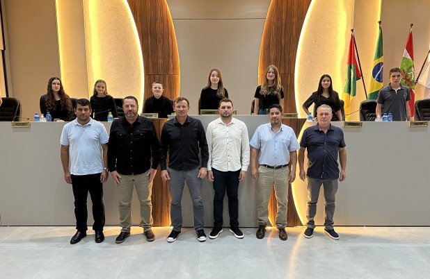 Sessão de posse marca início dos trabalhos dos vereadores mirins